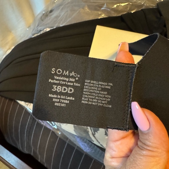 Soma Vanishing 360 Bra - Picture 2 of 5